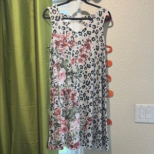 Time and Tru Leopard Floral V-Neck Dress in Ivory with Pink Accents